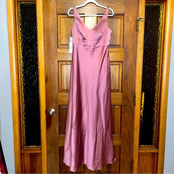 Alfred Angelo Dresses & Skirts - Alfred Angelo Elegant Mauve Gown